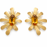 Yellow gold opal earring